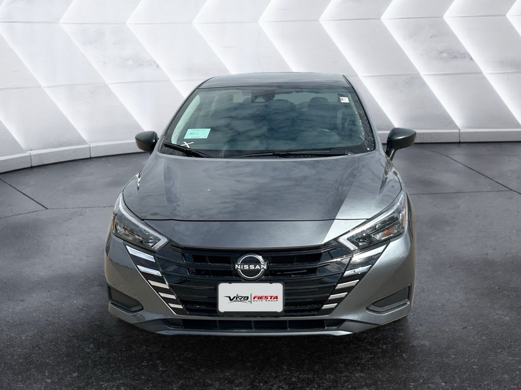 2025 Nissan Versa 1.6 S photo 2