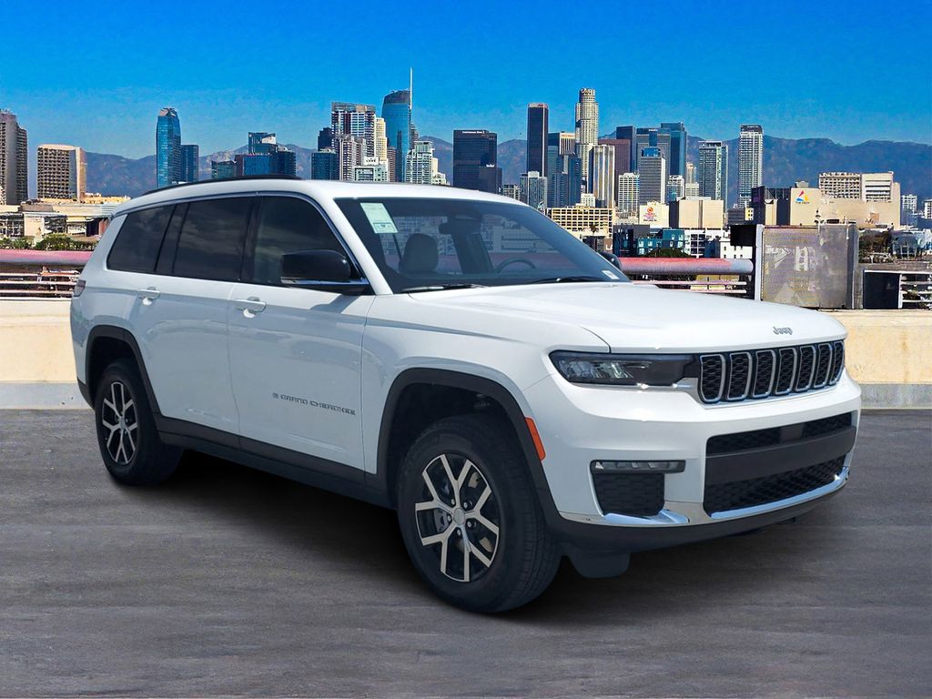 2025 Jeep Grand Cherokee Limited photo 3