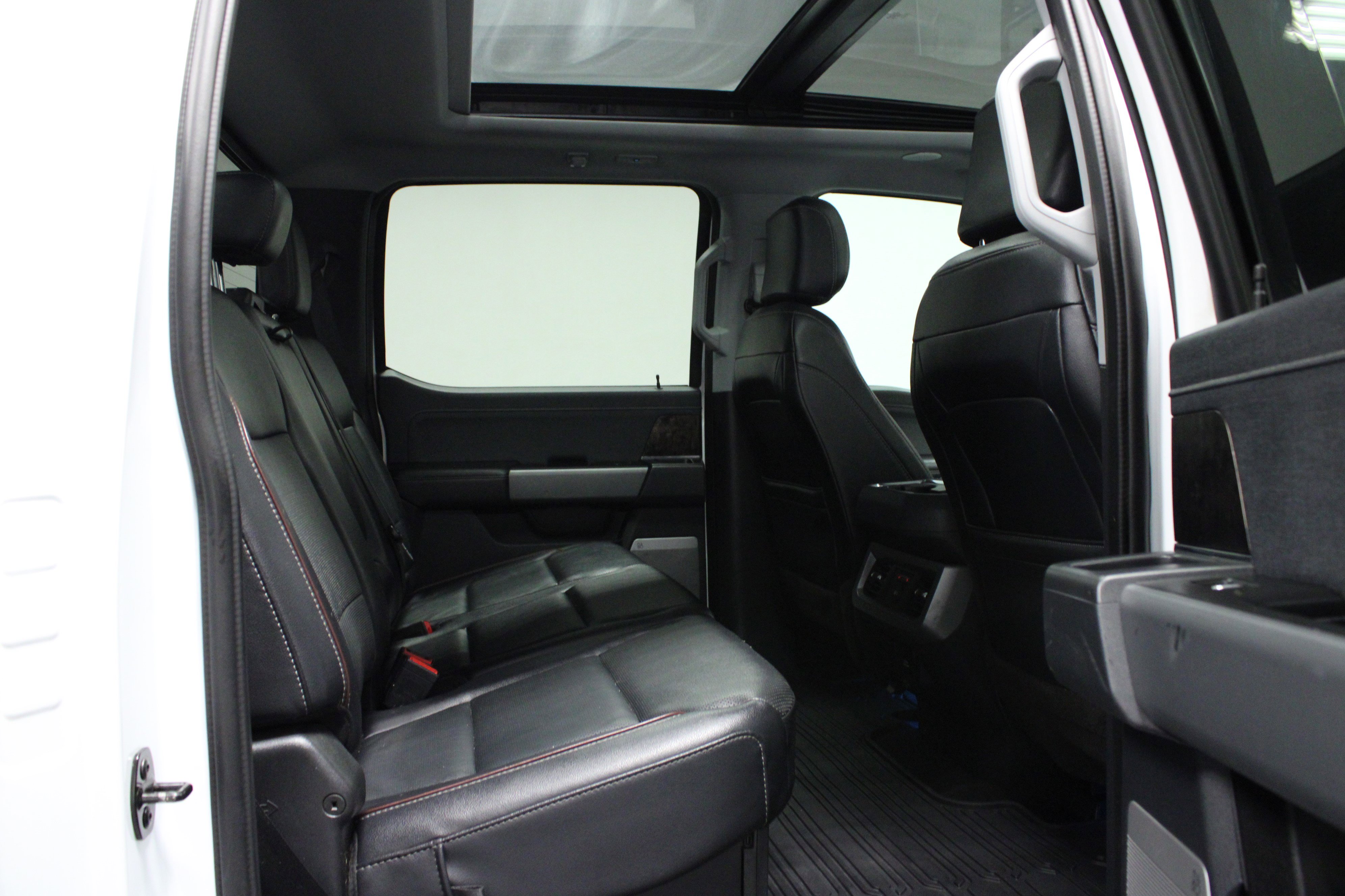 2023 Ford F-250 Lariat photo 14
