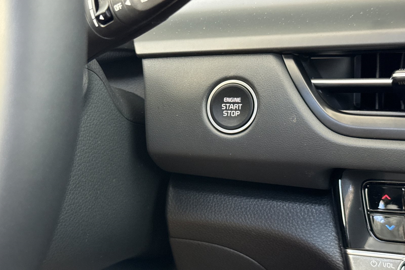 2026 Kia Seltos EX photo 18
