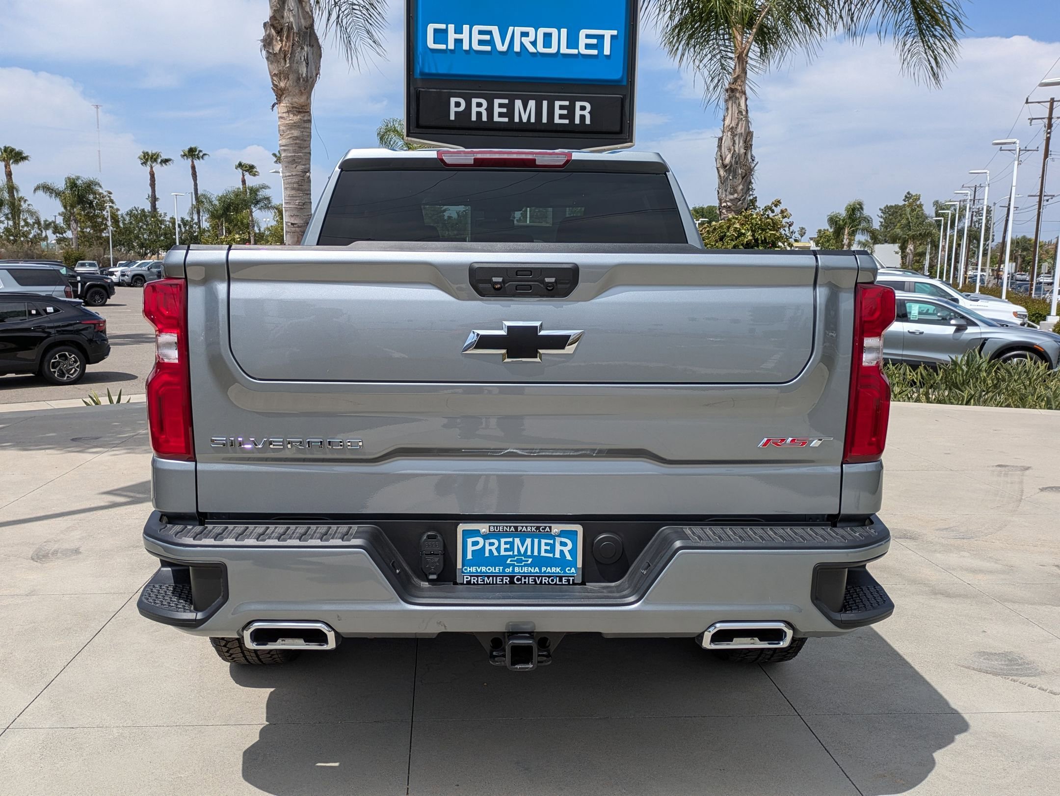 2025 Chevrolet Silverado RST photo 4