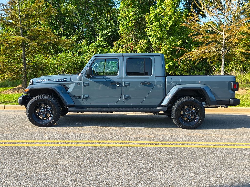 2025 Jeep Gladiator Sport photo 3