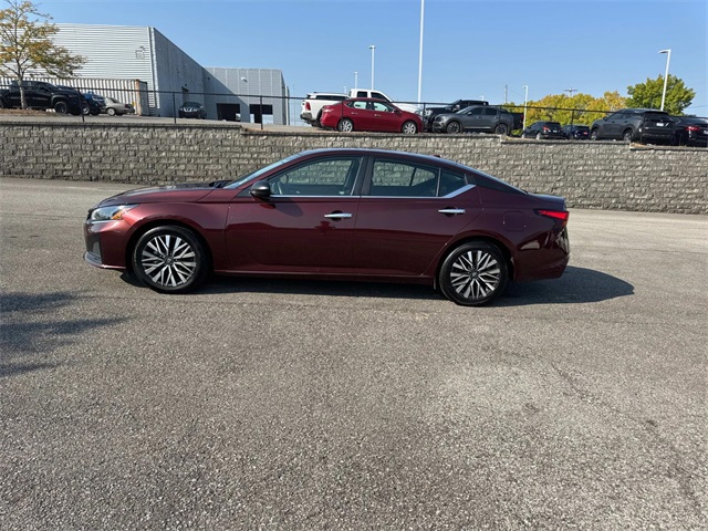 2024 Nissan Altima 2.5 SV photo 7