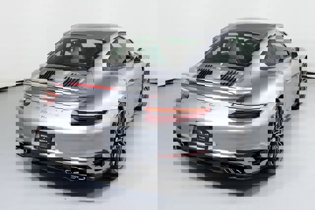 2018 Porsche 911 Turbo photo 2