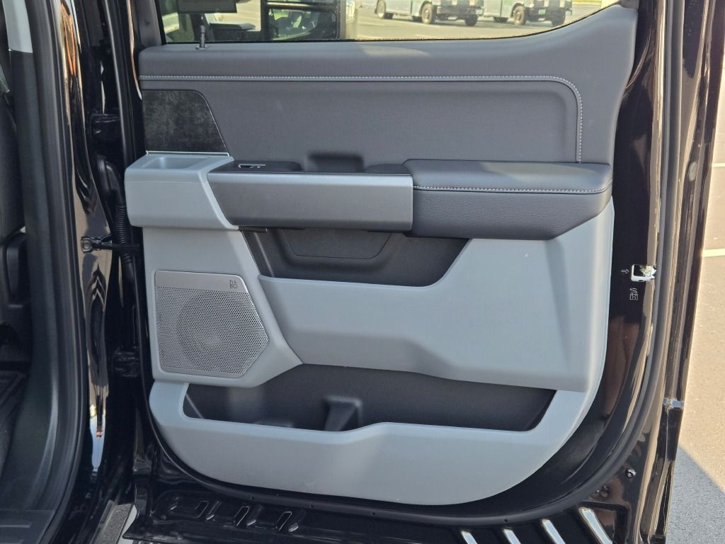 2026 Ford F-250 photo 7
