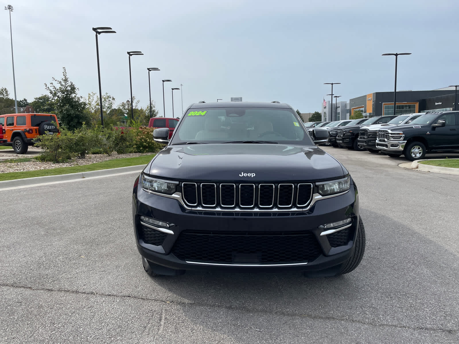 2024 Jeep Grand Cherokee Limited photo 3