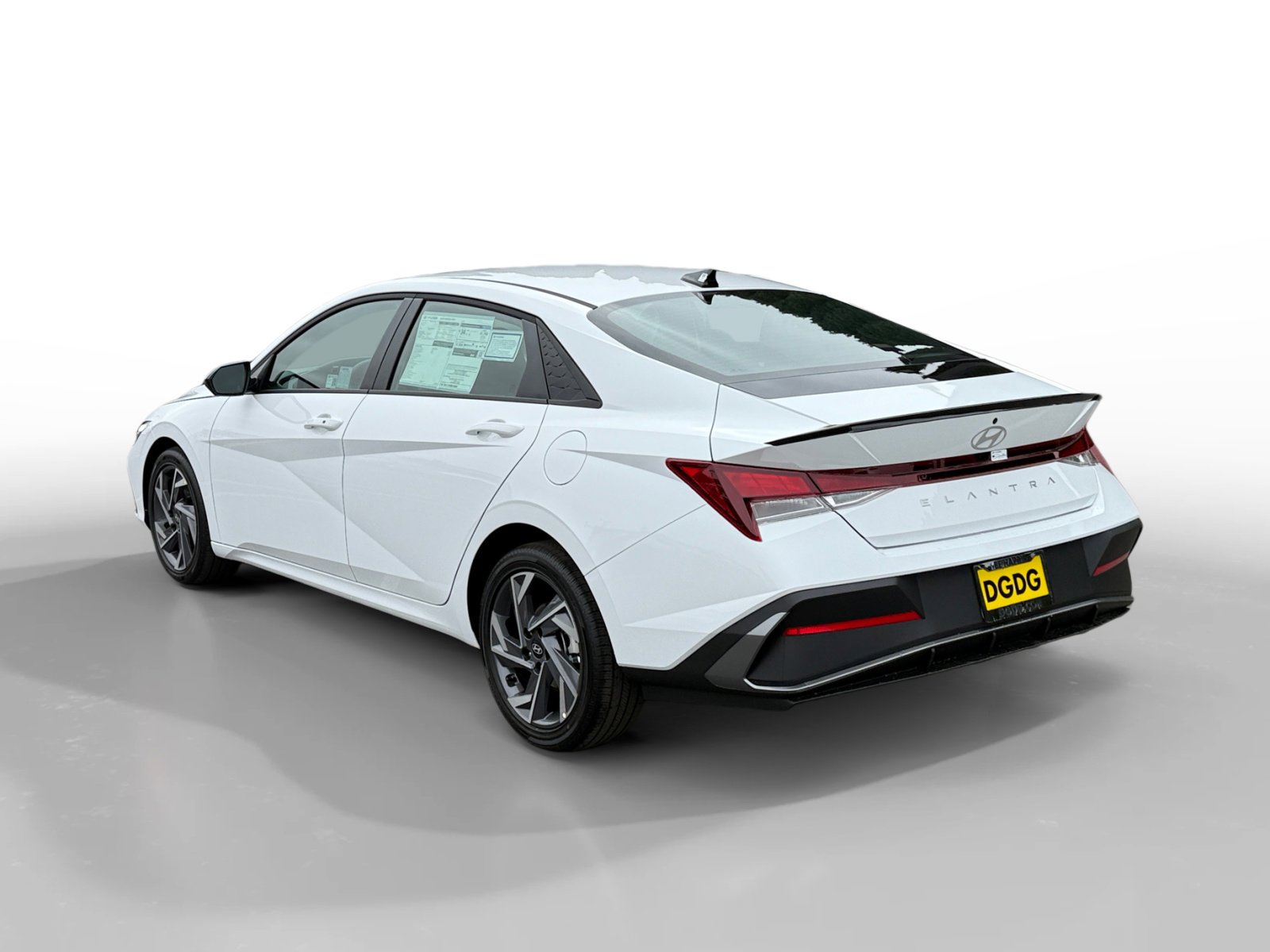 2025 Hyundai Elantra SEL Sport photo 3