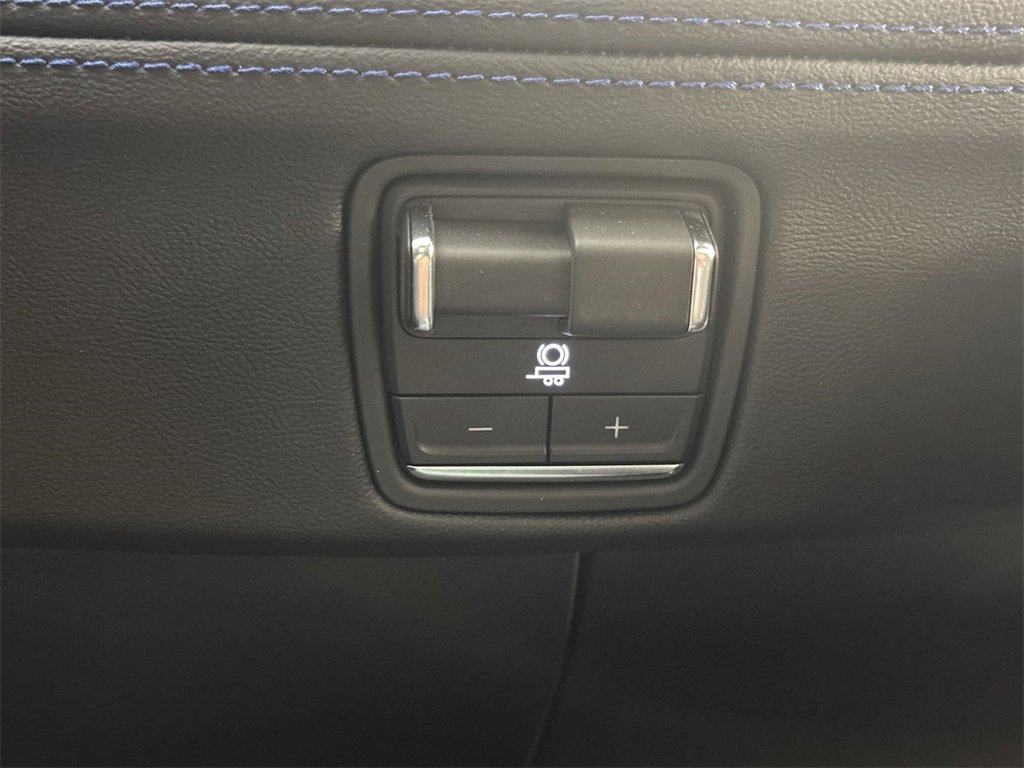 2025 Cadillac Escalade IQ Luxury photo 17