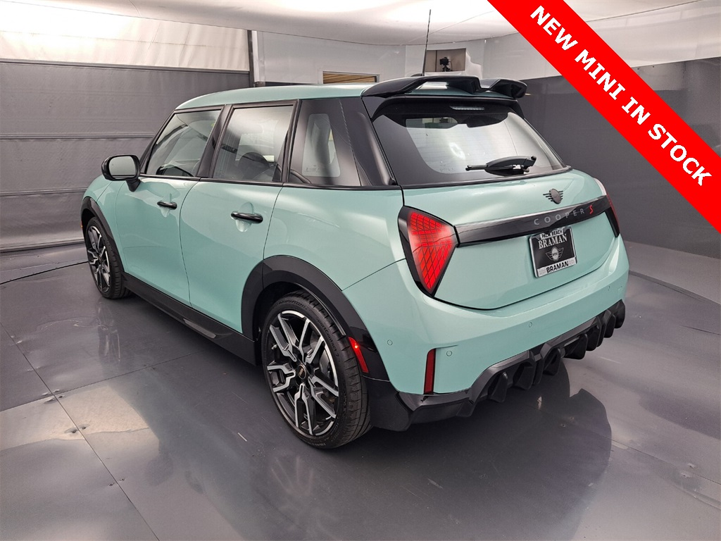2026 Mini Cooper 4 Door Hardtop S Iconic photo 5