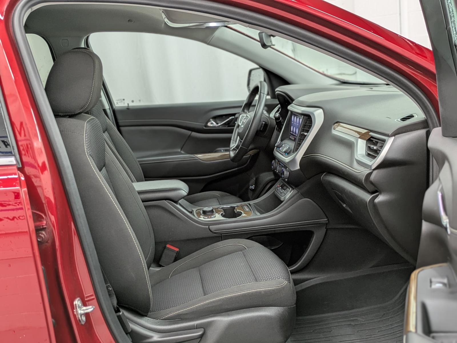 2022 Gmc Acadia SLE photo 16