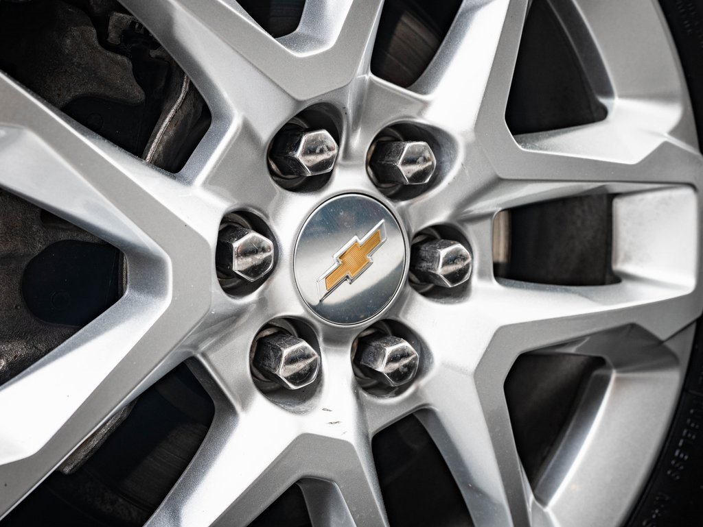 2023 Chevrolet Traverse LS photo 4