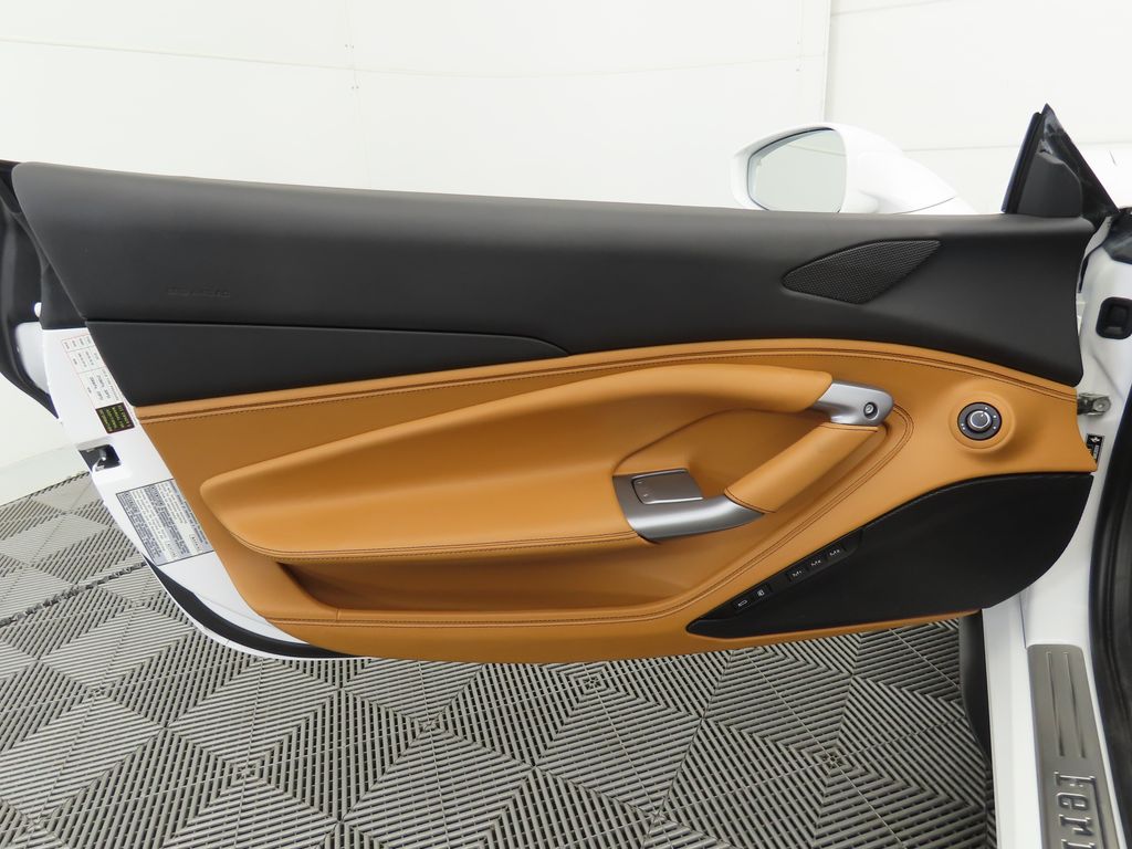 2022 Ferrari F8 Spider Base photo 29