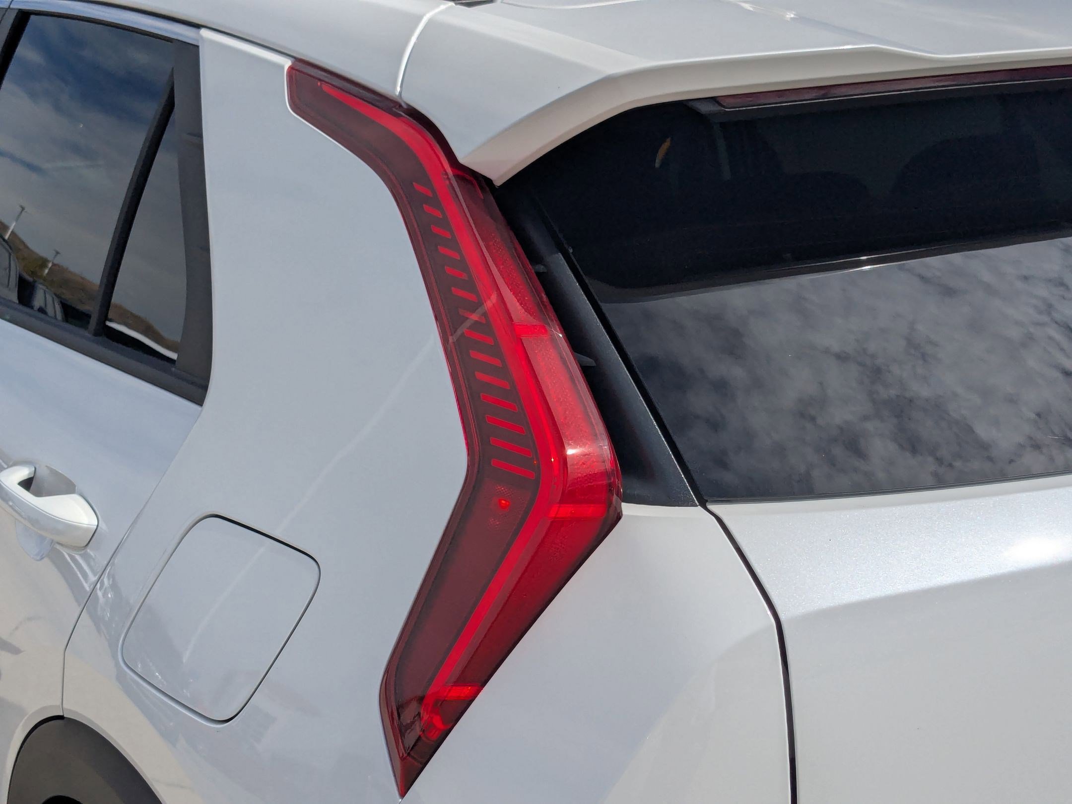 2023 Kia Niro EX photo 8