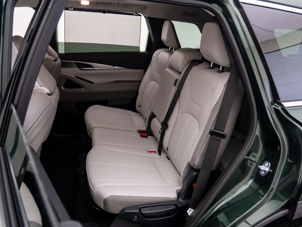 2026 Infiniti QX60 Luxe photo 14