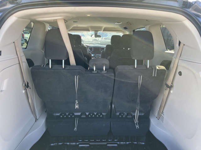 2022 Chrysler Voyager LX photo 22
