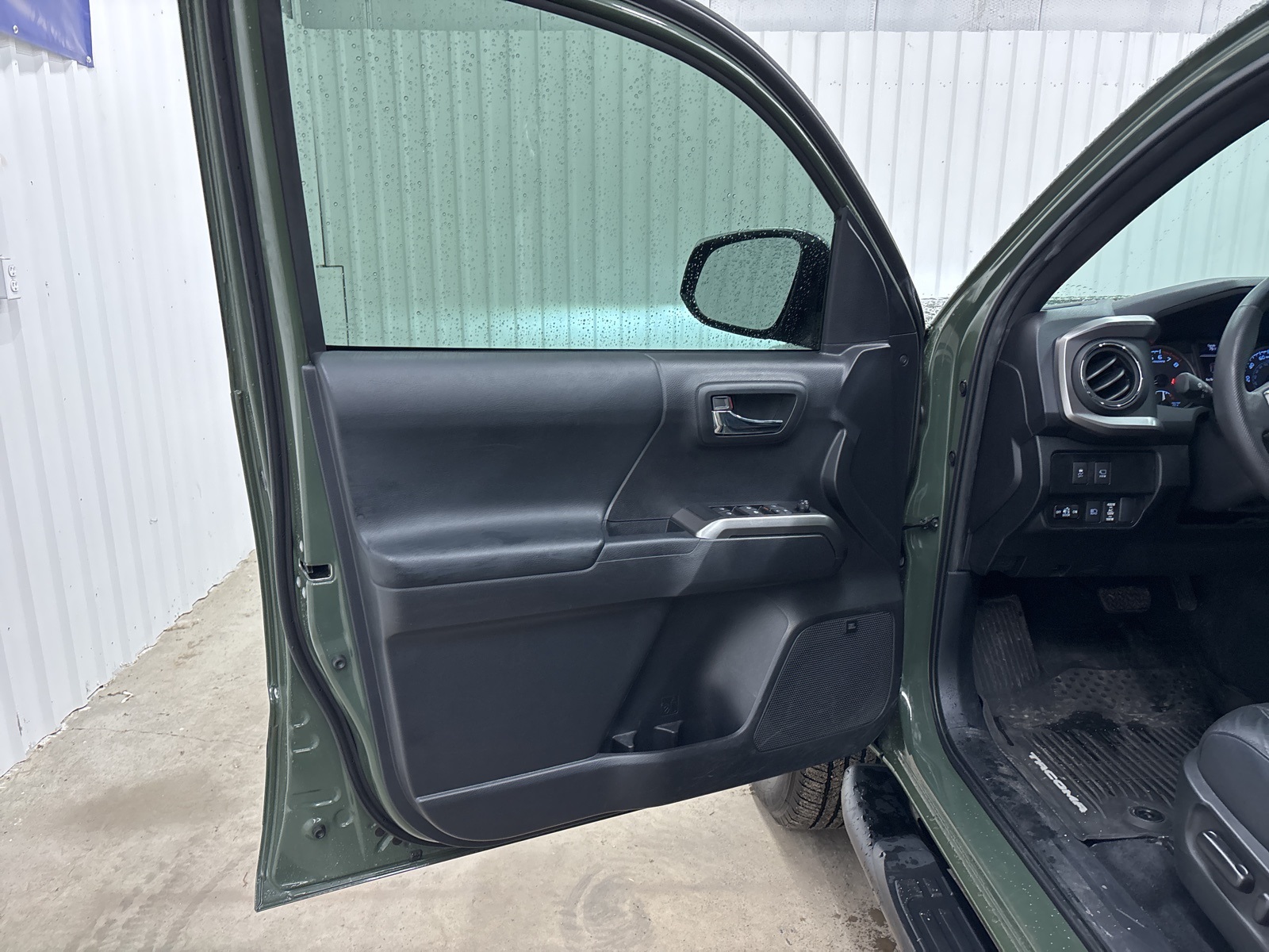 2022 Toyota Tacoma Limited photo 15