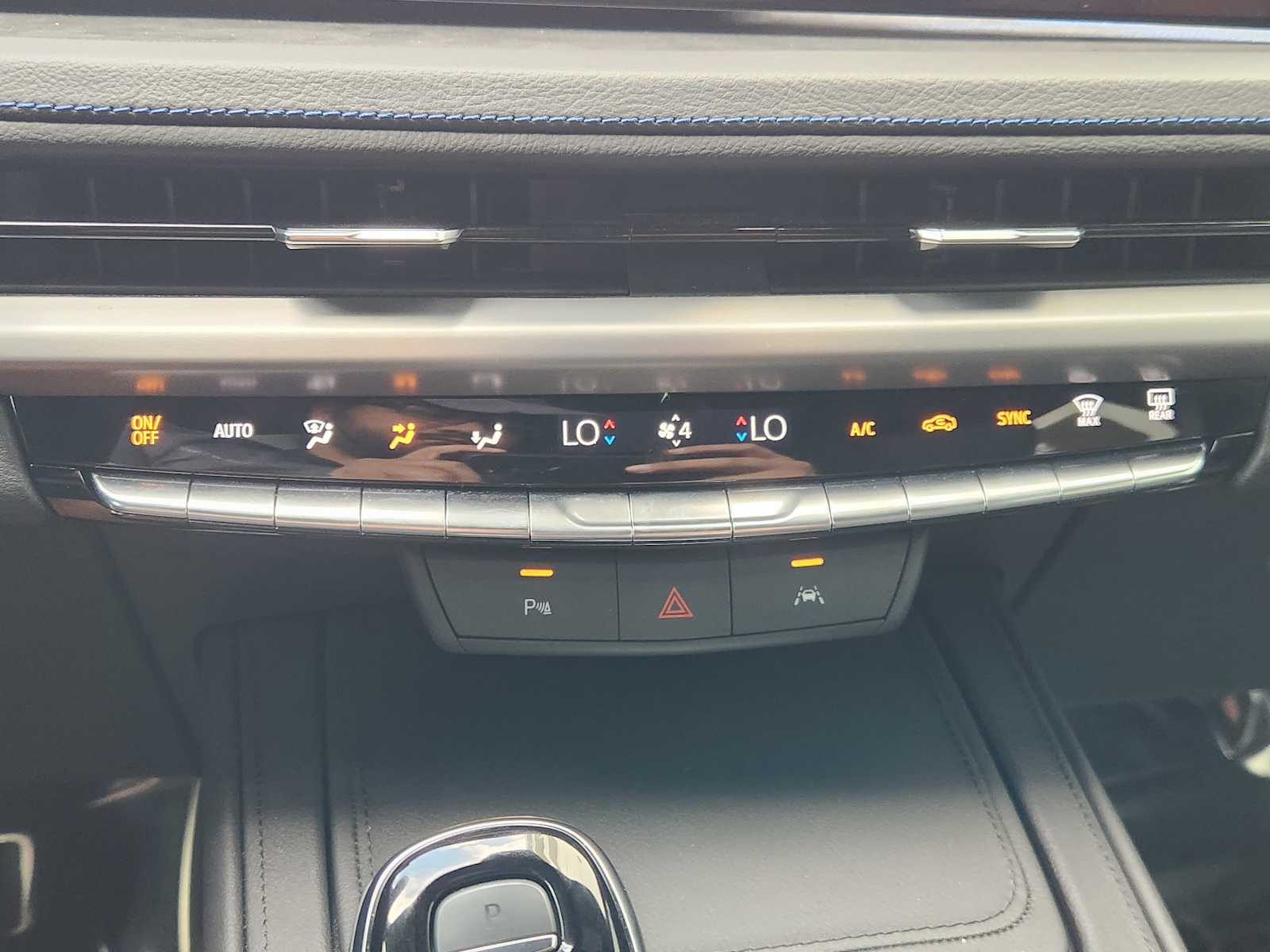 2025 Cadillac XT4 Sport photo 13