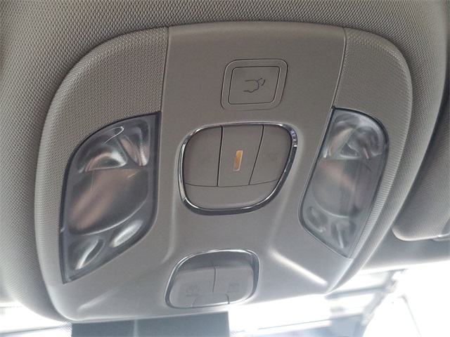 2022 Jeep Compass Latitude Lux photo 23
