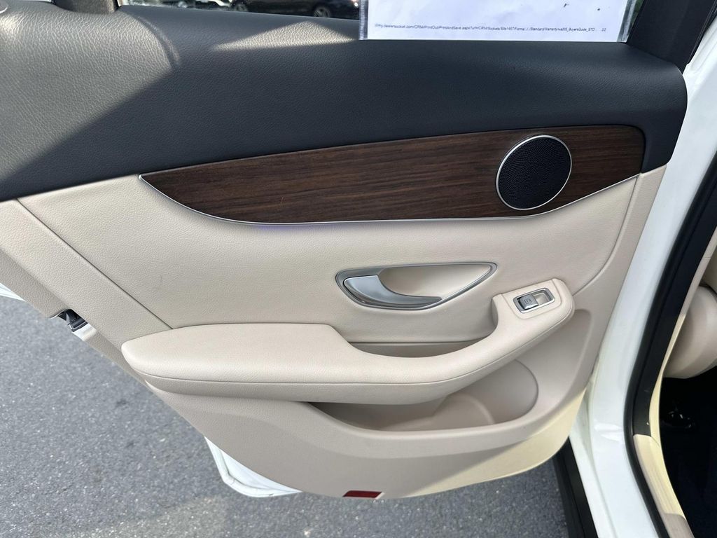 2022 Mercedes Benz GLC 300 4MATIC photo 28