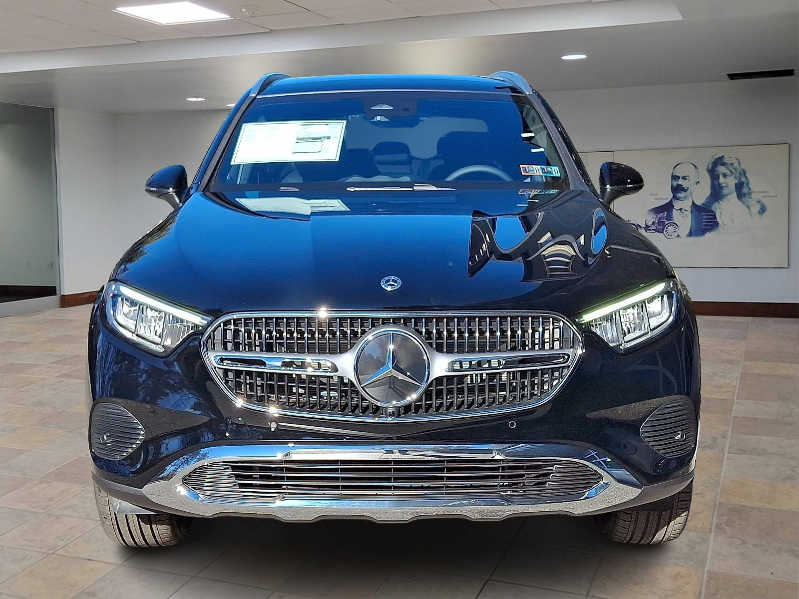 2026 Mercedes Benz GLC 300 4MATIC photo 2
