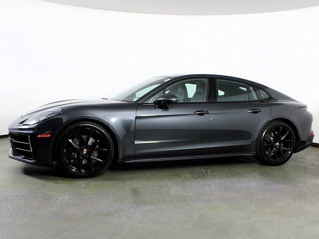 2025 Porsche Panamera 4 photo 2