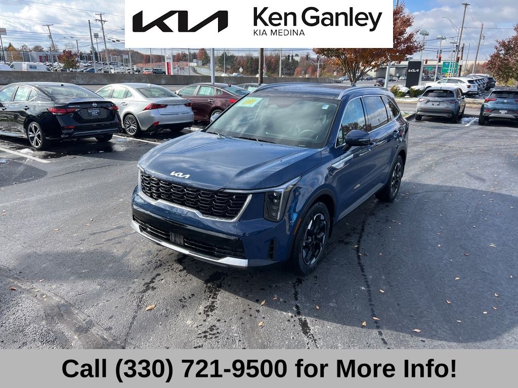 2025 Kia Sorento S photo 3