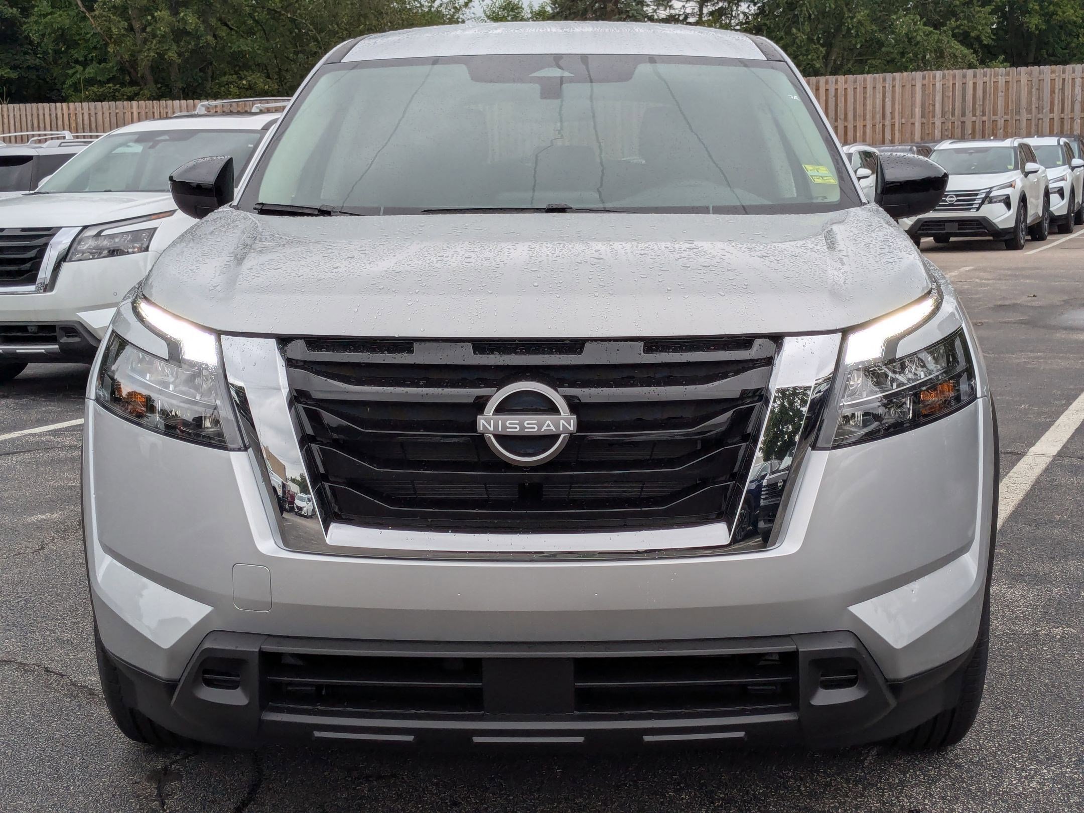 2025 Nissan Pathfinder S photo 4