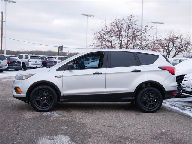 2019 Ford Escape S photo 3