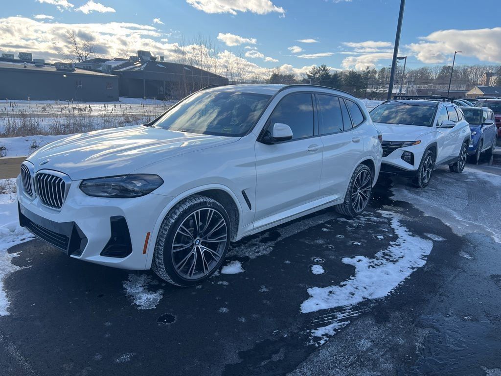 2022 BMW X3 30i's photo