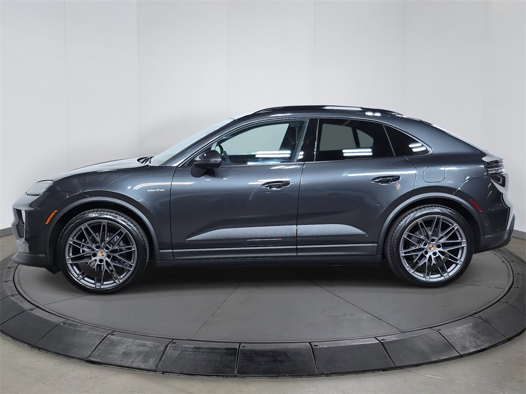 2025 Porsche Macan Electric photo 2