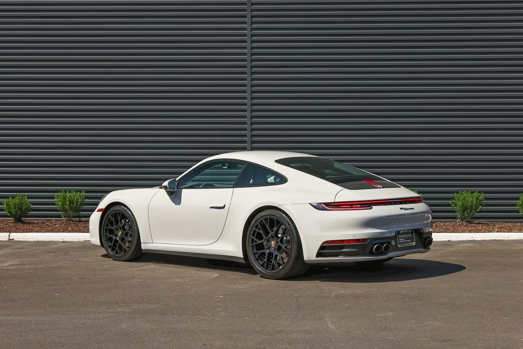 2024 Porsche 911 T 4 photo 3