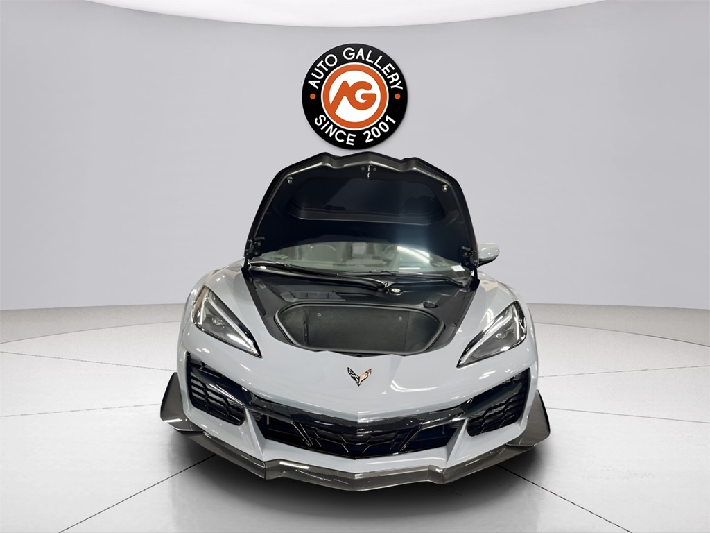 2025 Chevrolet Corvette Z06 3LZ photo 9