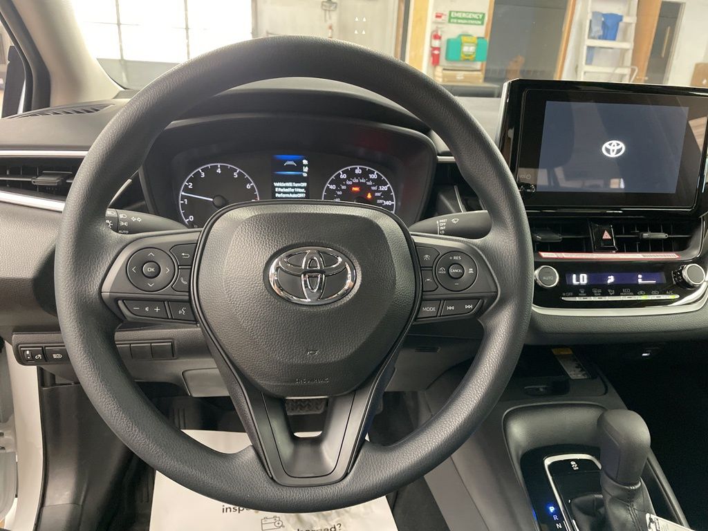2025 Toyota Corolla LE photo 15