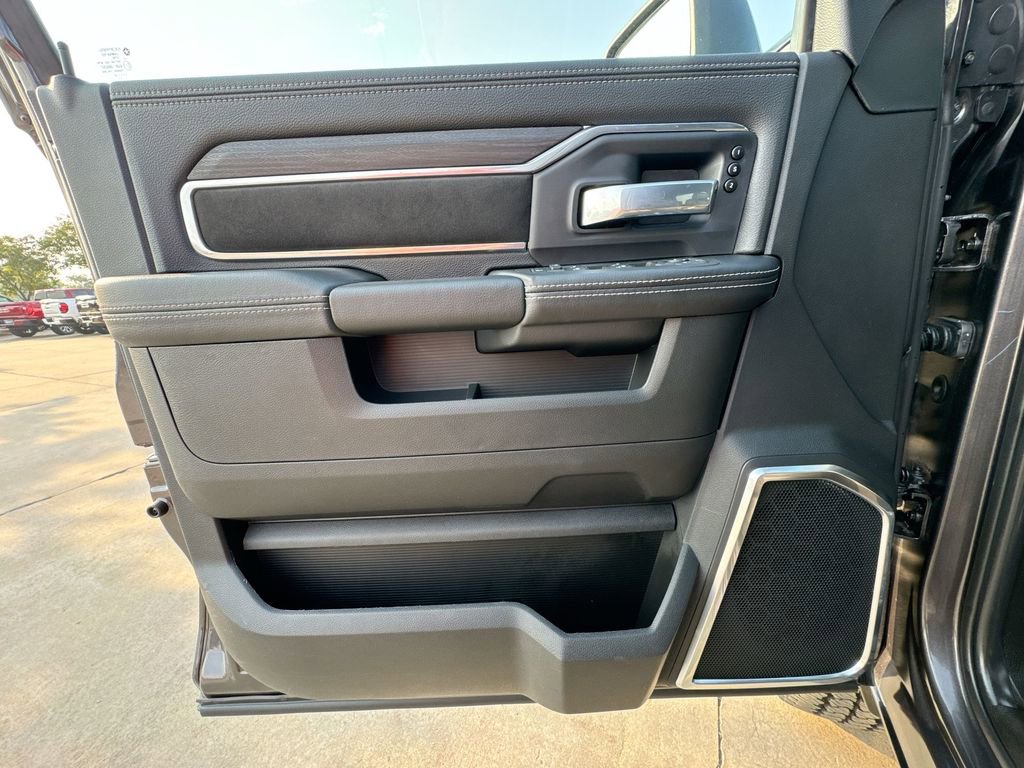 2025 Ram 2500 Laramie photo 20
