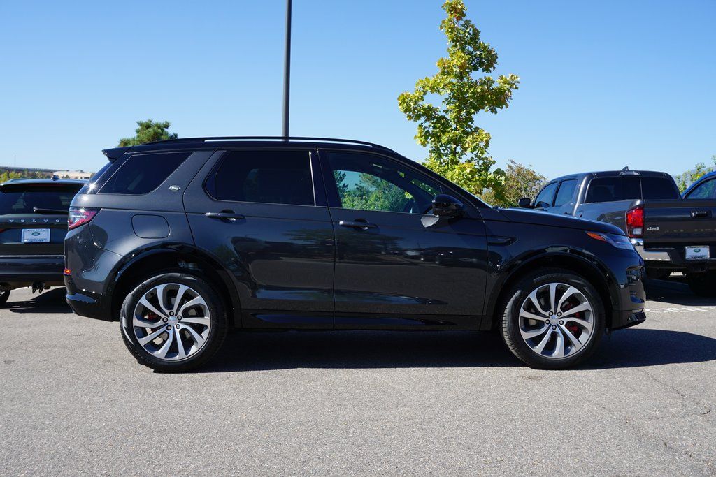 2025 Land Rover Discovery Sport SE photo 6