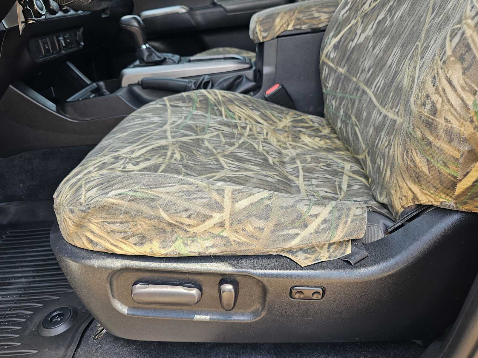 2020 Toyota Tacoma SR5 photo 12