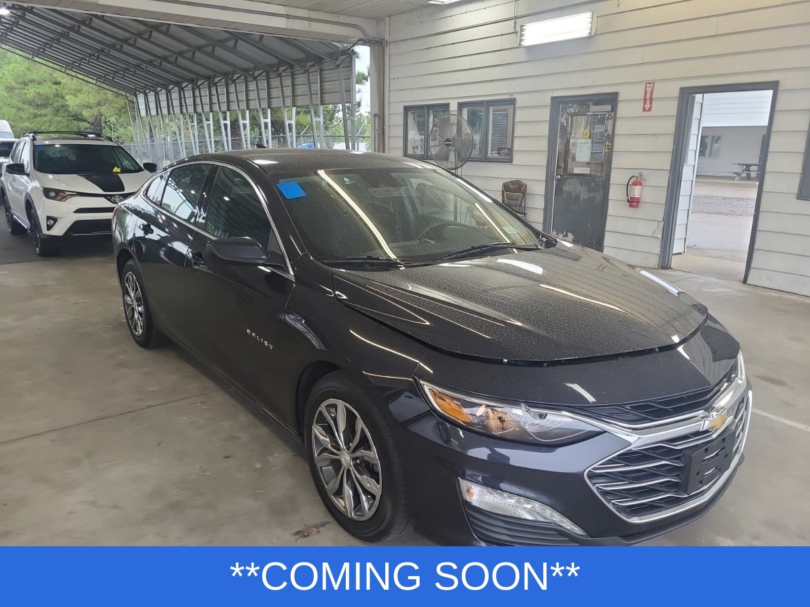 2023 Chevrolet Malibu 1LT photo 2