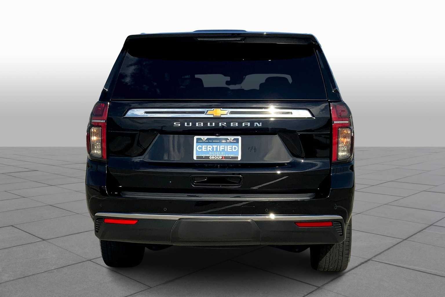 2023 Chevrolet Suburban LS photo 2
