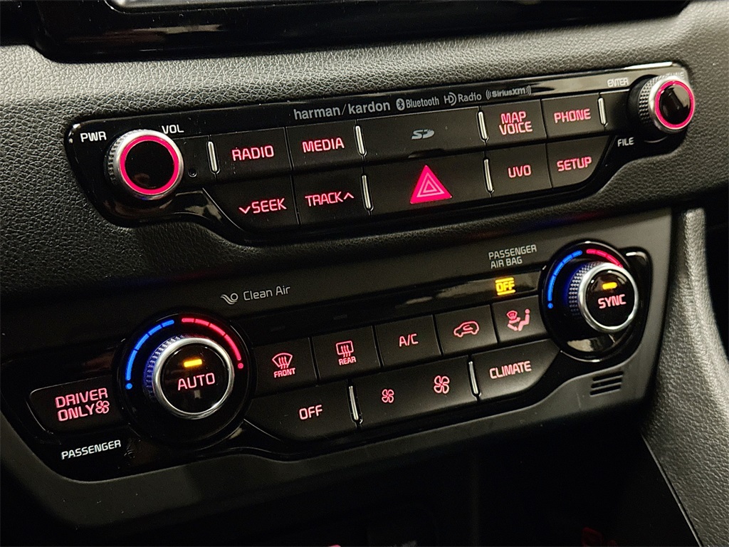 2017 Kia Niro EX photo 32