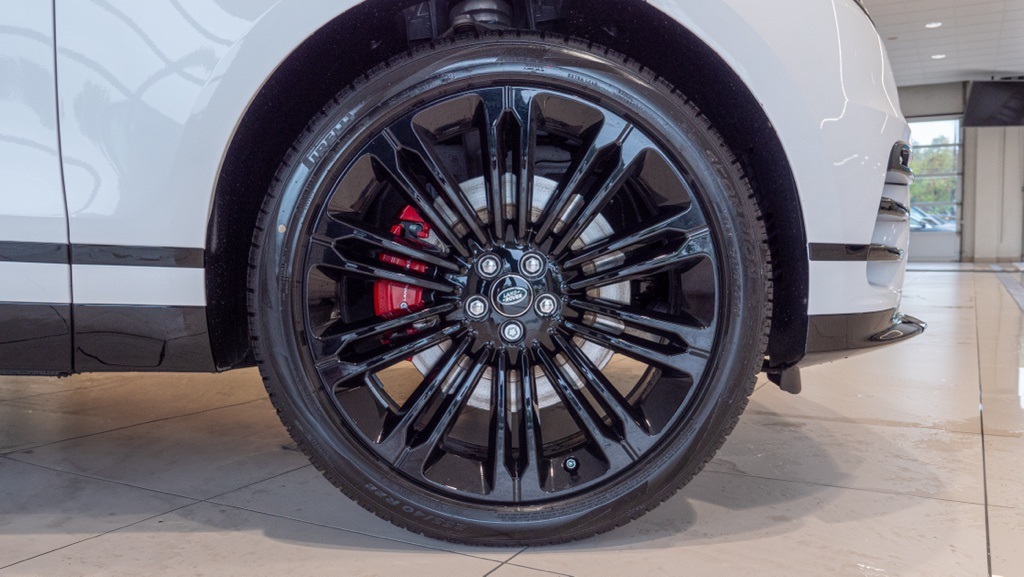 2025 Land Rover Range Rover Velar SE photo 5