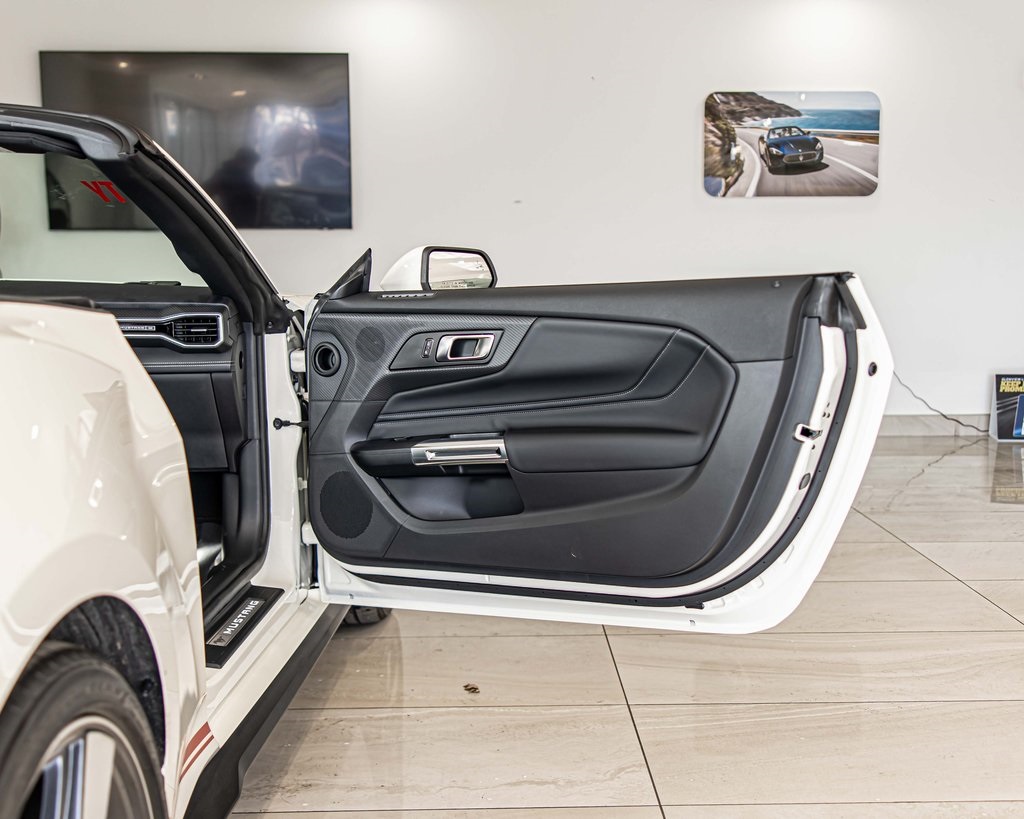 2025 FORD MUSTANG - Image 32