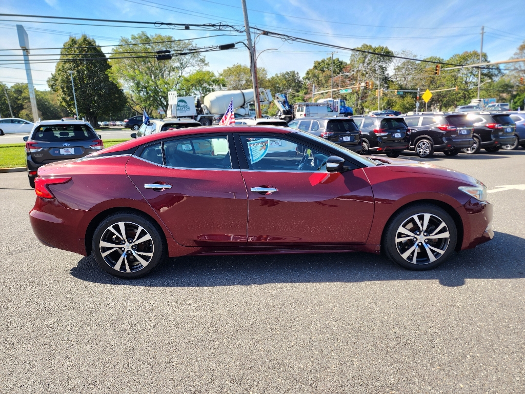 2017 Nissan Maxima SV photo 16