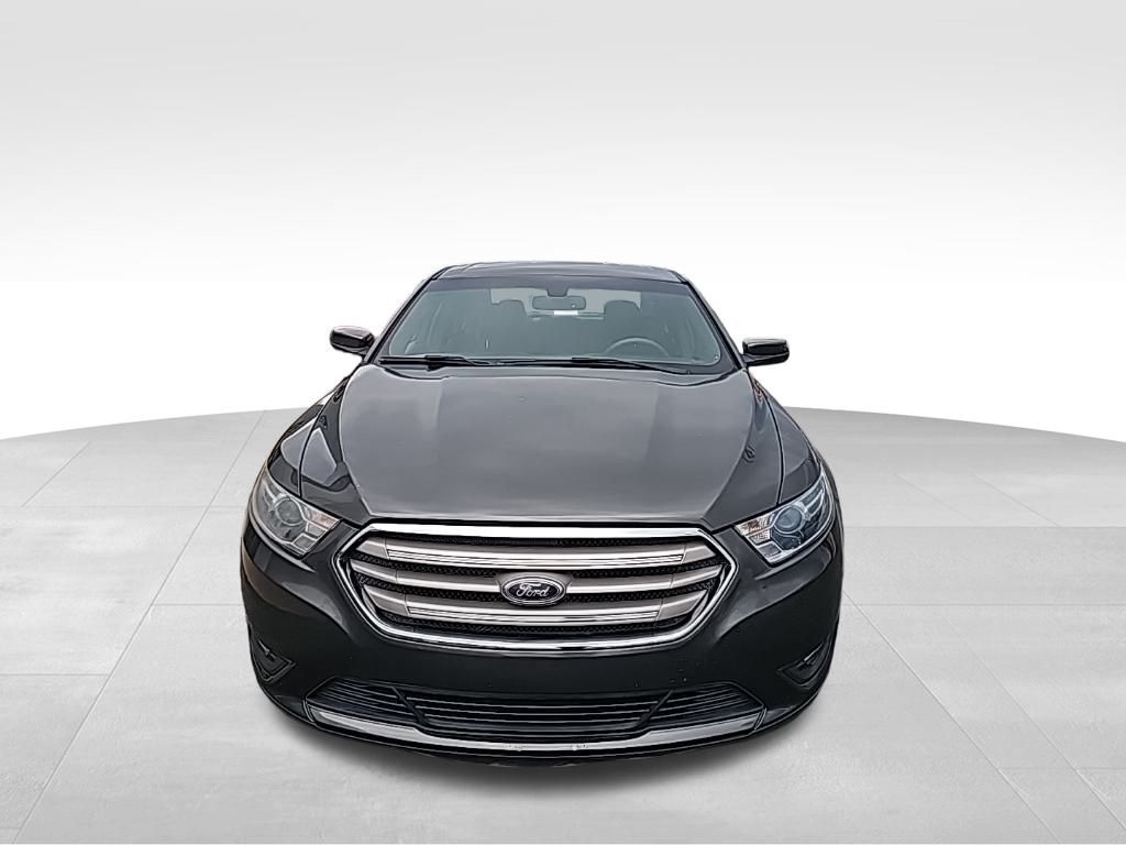 2017 Ford Taurus SEL photo 3