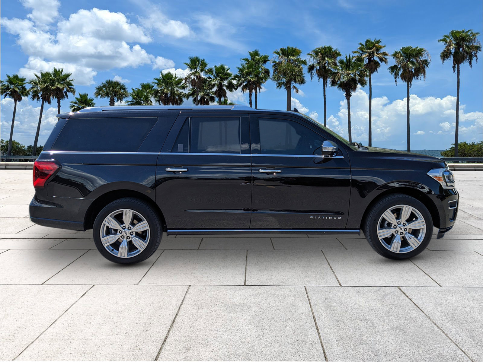 2023 Ford Expedition MAX Platinum photo 11