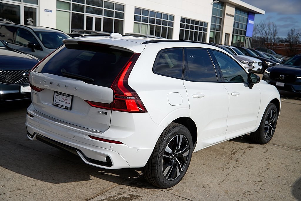 2026 VOLVO XC60 - Image 8