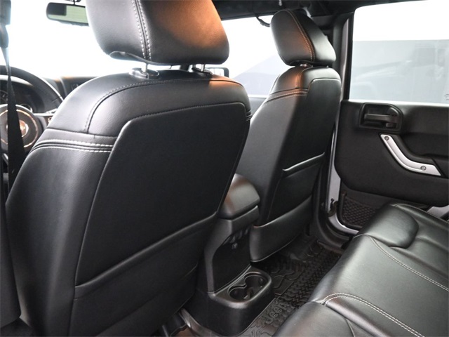 2014 Jeep Wrangler Unlimited Rubicon photo 11