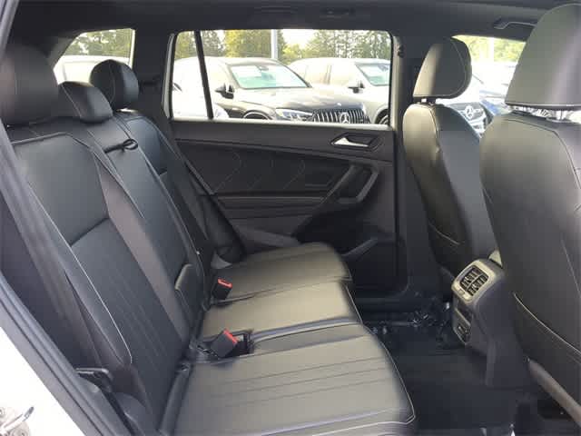 2022 Volkswagen Tiguan SE R-Line Black photo 11