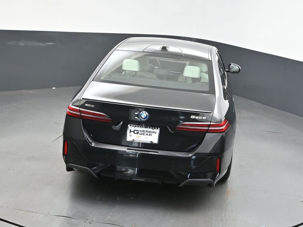 2026 Bmw 550e xDrive photo 31