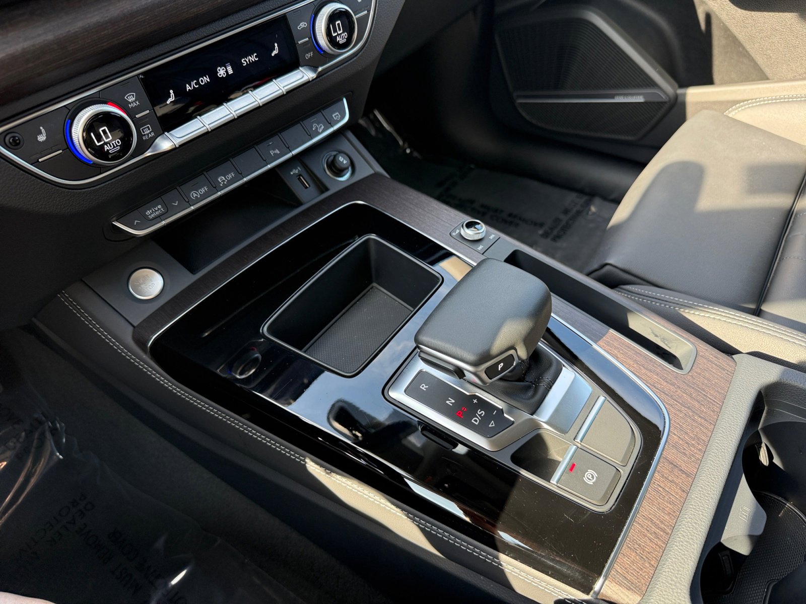 2025 Audi Q5 45 S line Premium Plus photo 9