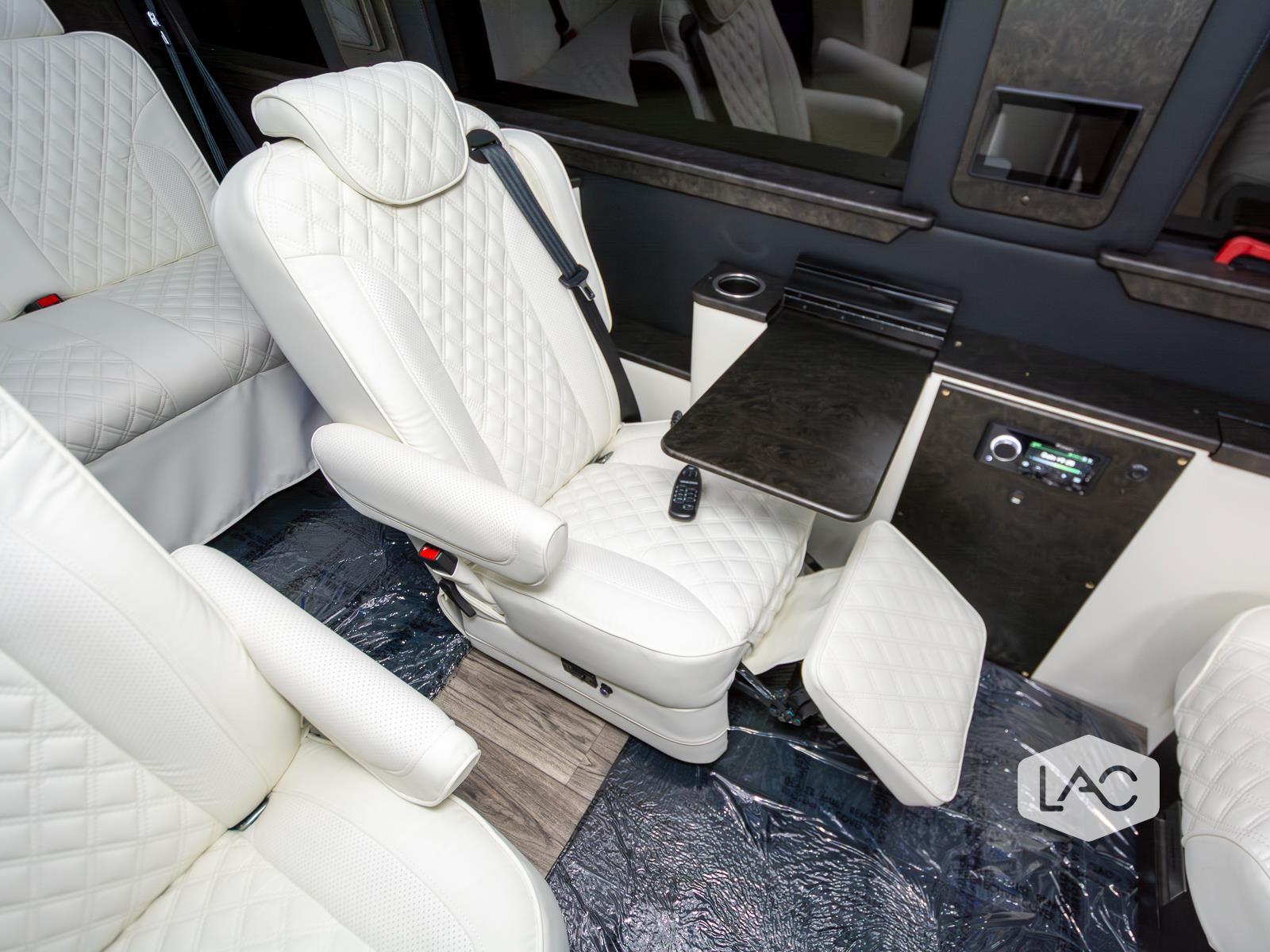 2021 Mercedes Benz Sprinter Crew Van photo 5